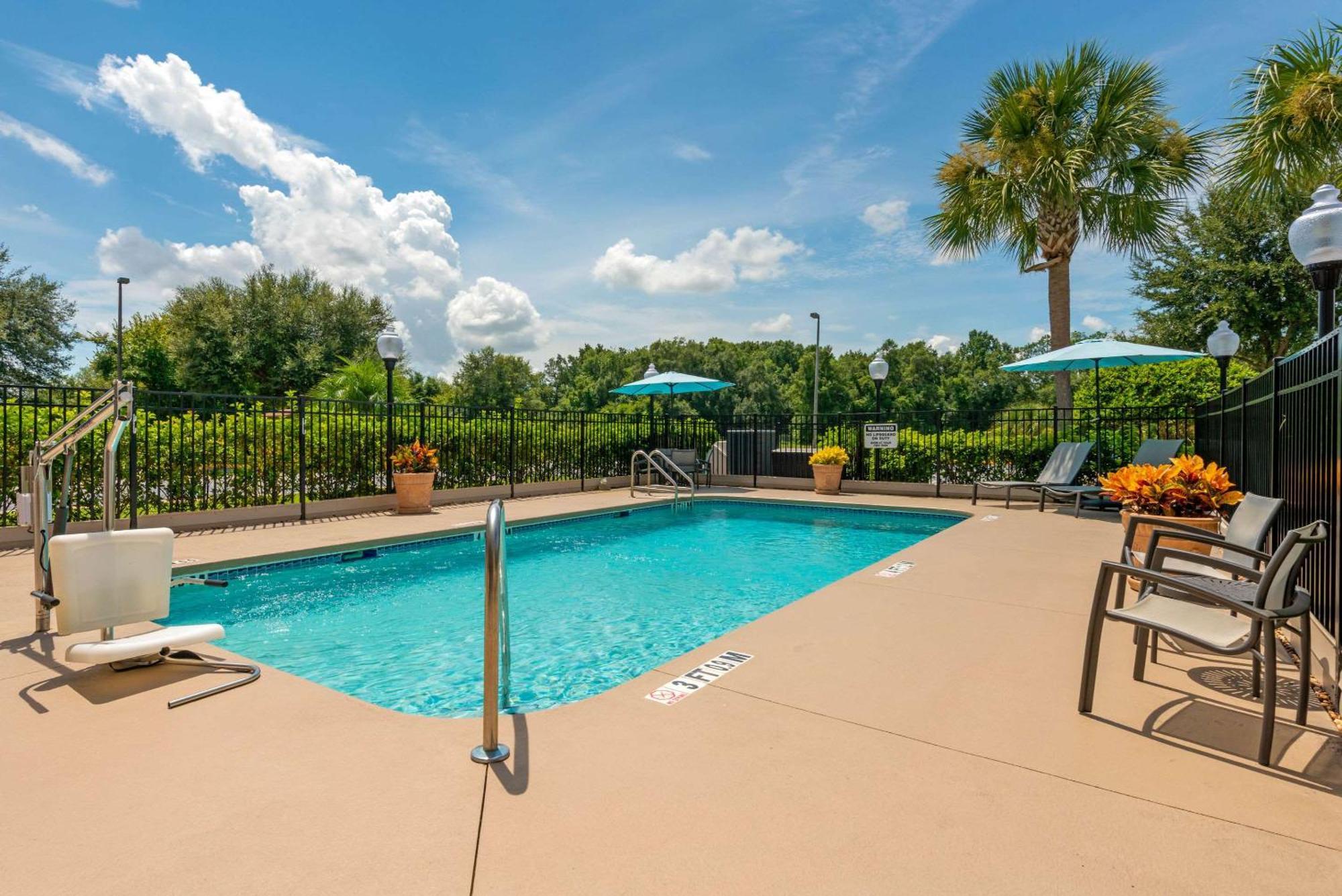 Comfort Inn & Suites Wildwood - The Villages Exteriör bild